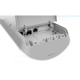 Mikrotik Antena externa 15dBi, 120 grade + router wireless integrat...